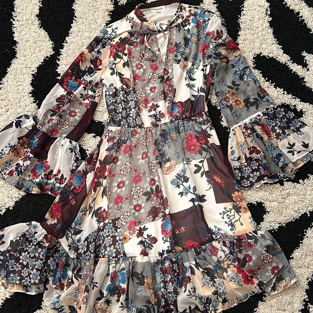 NWT CALVIN KLEIN Floral Ruffle Dress Size 4